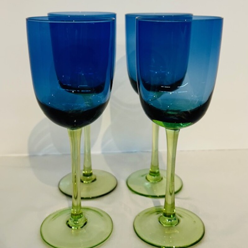 Set of 4 Blown Metropolis Block Wine Glasses
Blue and Green
Size: 3.5x9H