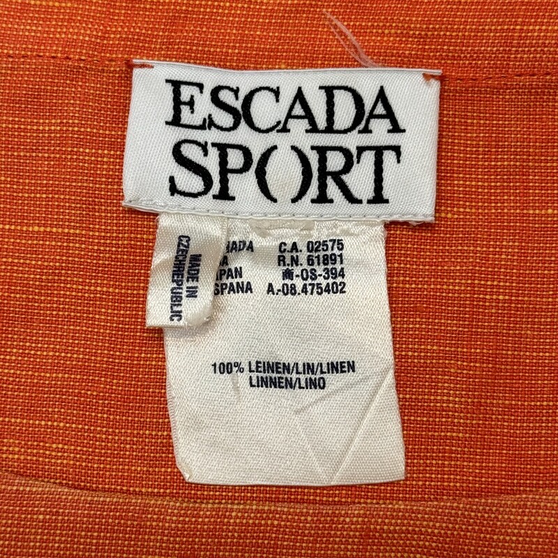 Escada Sport Sleeveless Top<br />
100% Linen<br />
Side Zip<br />
Color: Orange<br />
Size: Large
