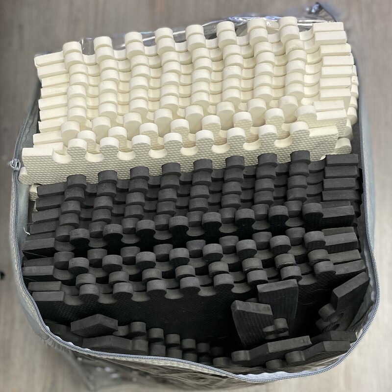 Skiphop Interlocking Foam, Blk/beig, Size: 58pcs
40pcs foam tiles
18 connectors