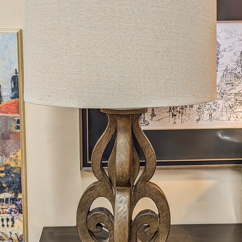 Resin Textured Scroll Lamp
Grey Cream
Size: 16x29H