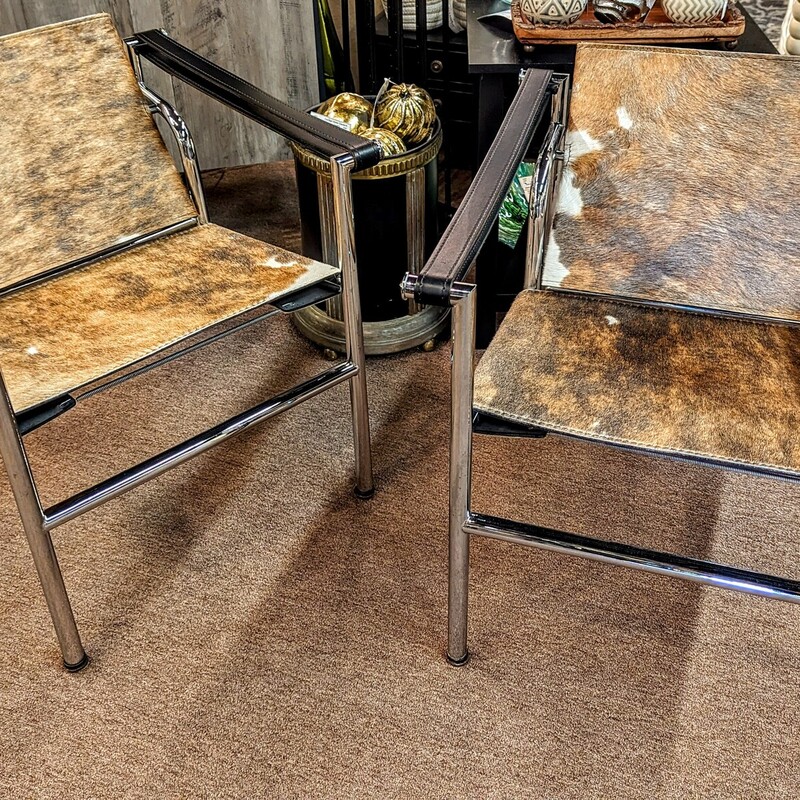 Basculant Cowhide Chairs