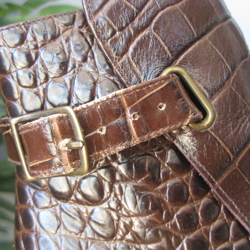 Sendra Spanish Snake, Brown, Size: 7
Stylish ankle boots by
Sendra
Made in Spain.
These are used, in great condition, please see all the pictures for signs of use.
size 7
brown leather croc embossed split uppers with shiny finish and pointy toe
buckle and strap closure


thanks for looking!
#72729