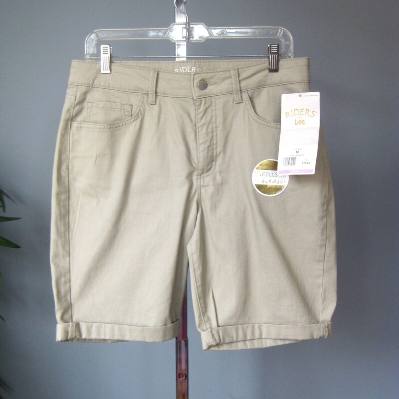 NWT Lee Midrise Bermuda, Tan, Size: 10
nwt khaki shorts from Lee
size 10
thanks for looking!
#71749