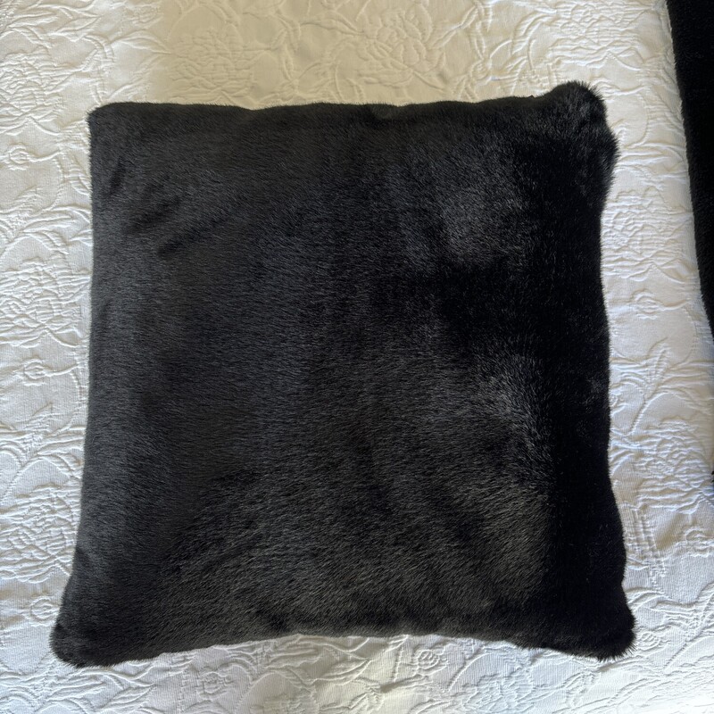Faux Fur Toss Cushion
Black