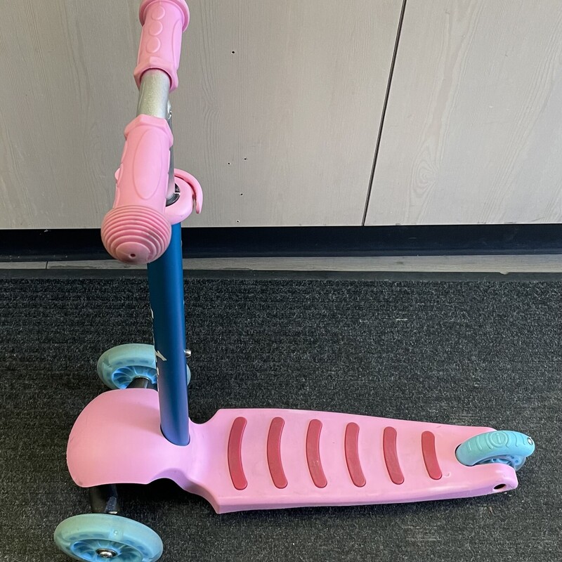 Fawn Toys 3 Wheel Scooter, Pink, Size: 2-6Y
