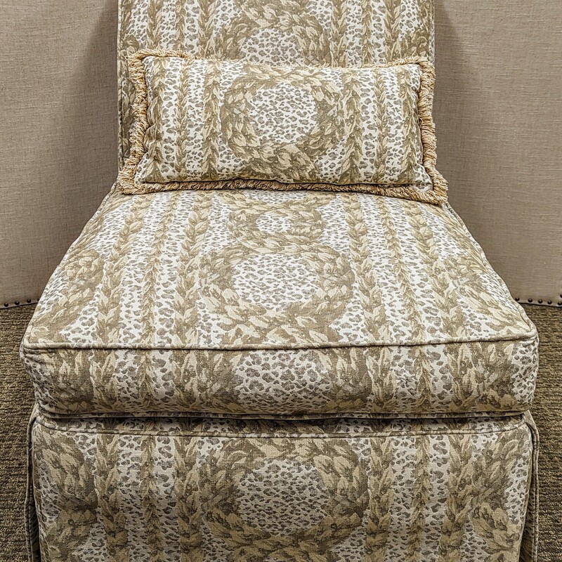 Century Armless Patterned Accent Chair with Pillow
Green Tan Cream Yellow Size: 25 x 36 x 36H
Matching chair sold separately
