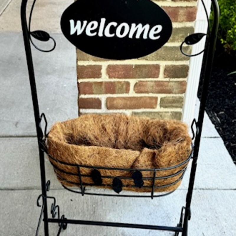 Outdoor Welcome Metal  Plant Stand
Black, Size: 17x44H