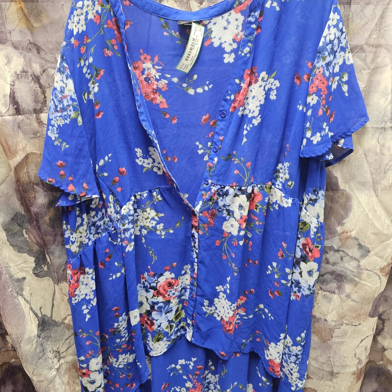 Short sleeve blouse in blue with floral print and hi lo back