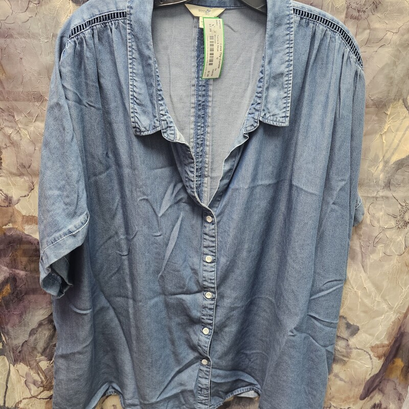 Button up blouse in denim