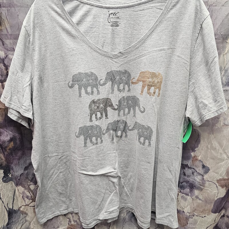 Short sleeve tee in grey with elephant graphics