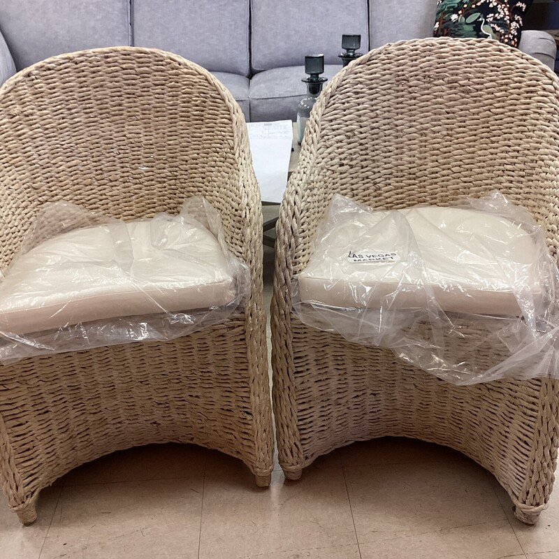 S/2 Seagrass Arm Chairs, Lt Seagrass,
Cream Cushions
24in wide