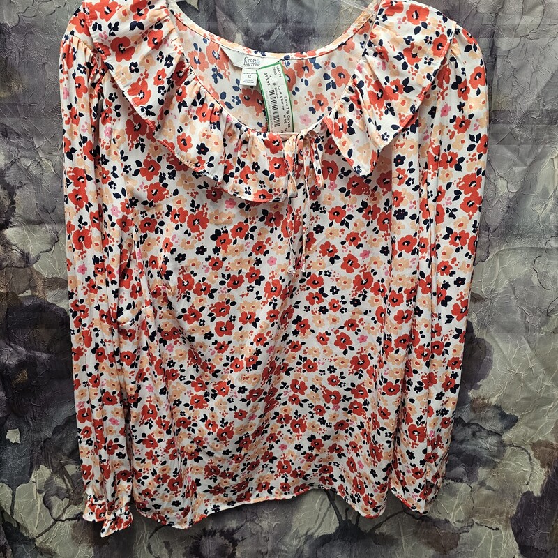Super cute summer blouse in white with red and pink floral