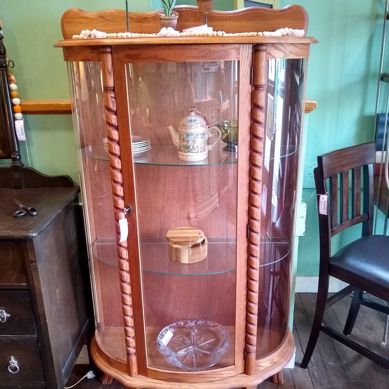 Oak Curio W/Glass & Light

Beautiful oak curio cabinet with glass shelves and light inside.

Size: 34 in wide X 14 in deep X 62 in high