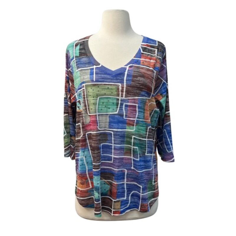 Inoah ¾ Sleeve Top<br />
V-Neck<br />
Wearable Art<br />
Square Pattern with Multople Colors<br />
Size: Medium