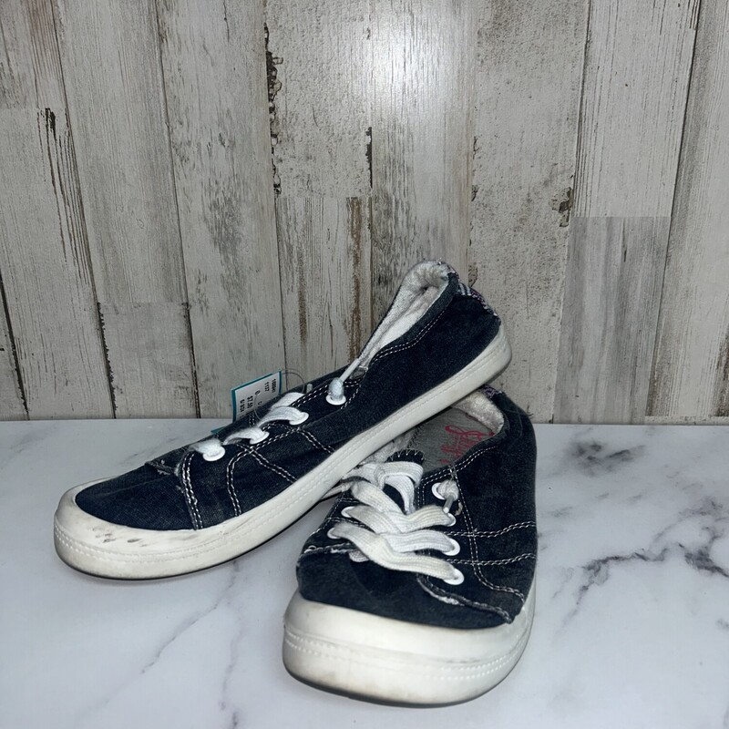 A8 Chambray Sneakers