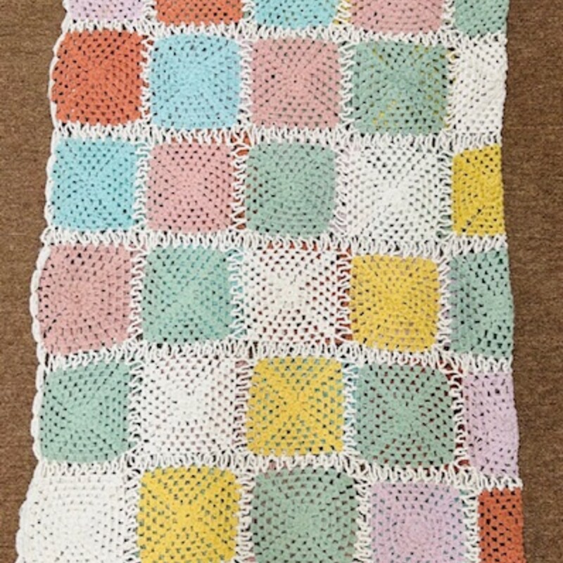 Shabby Chic Crochet Throw
White, Yellow, Green, Pink
Size: 50x60