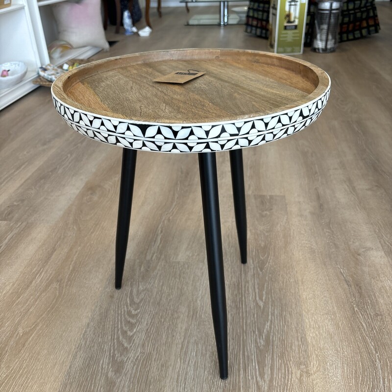 Bosana Side Table<br />
Black White & Brown<br />
Size: 16 W X 19 H In