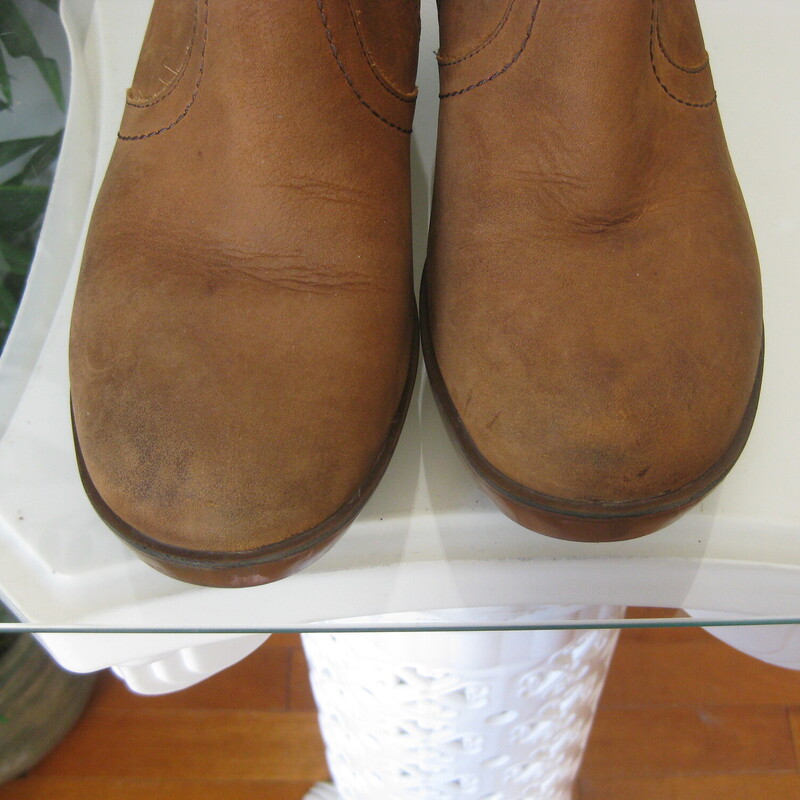 Ariat Heel Ankle Leather, Tan, Size: 7.5
Ariat Brittany boots
These are a little bit higher than typical ankle boots, but a bit too short to call mid-calf boots
sleek design with a supportive outsole heel, about 2.5 high at the back
Warm brown leather upper
great pre-owned condition.
These are $179 orginally and are sold out on the company's website.
thanks for looking!
#72743
