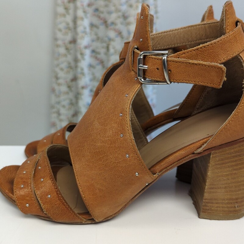 Vero Guoio Leather Sandal