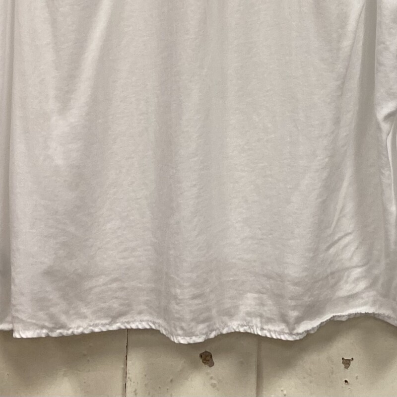 White Ruffle Slvelss Top
White
Size: XL R $78