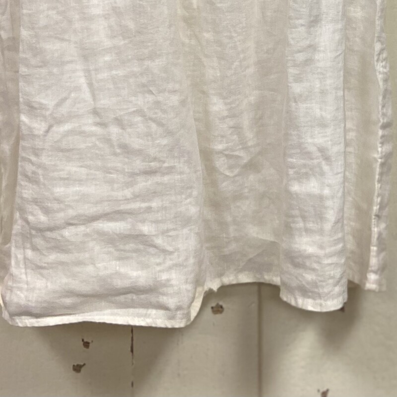 Off White Linen Slvless<br />
Off Whit<br />
Size: XL