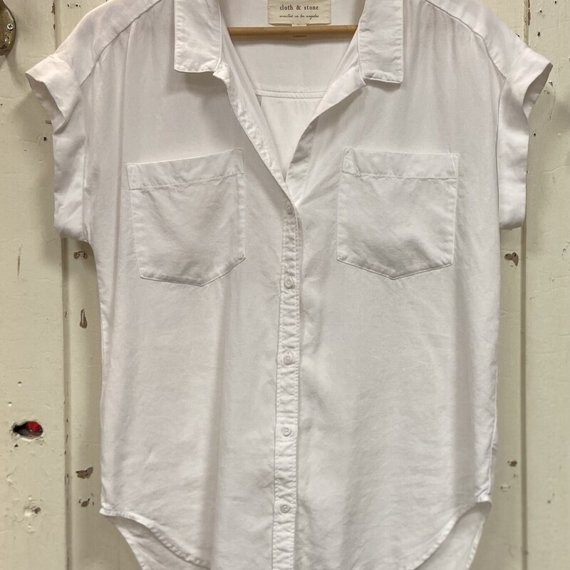 White Cuff Bttn Shirt<br />
White<br />
Size: Medium