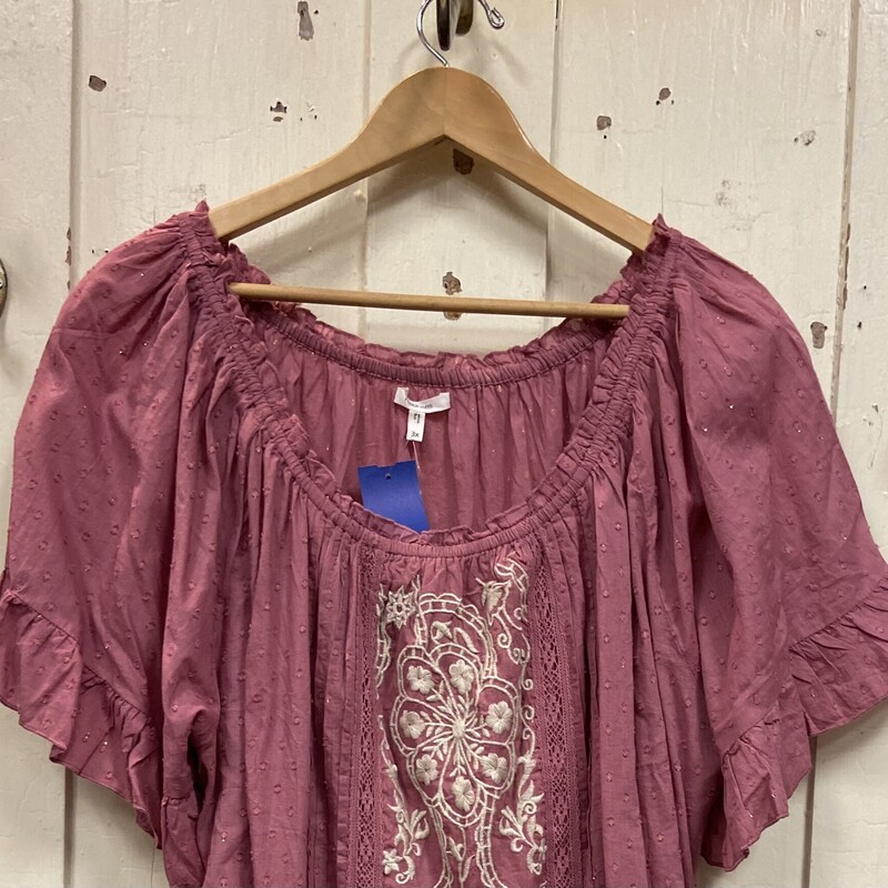 NWT Rose Emb Ruffle Top
Rose
Size: 3X