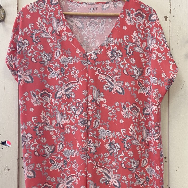 Coral/gry/w Pat Blouse<br />
Coral/w<br />
Size: Large
