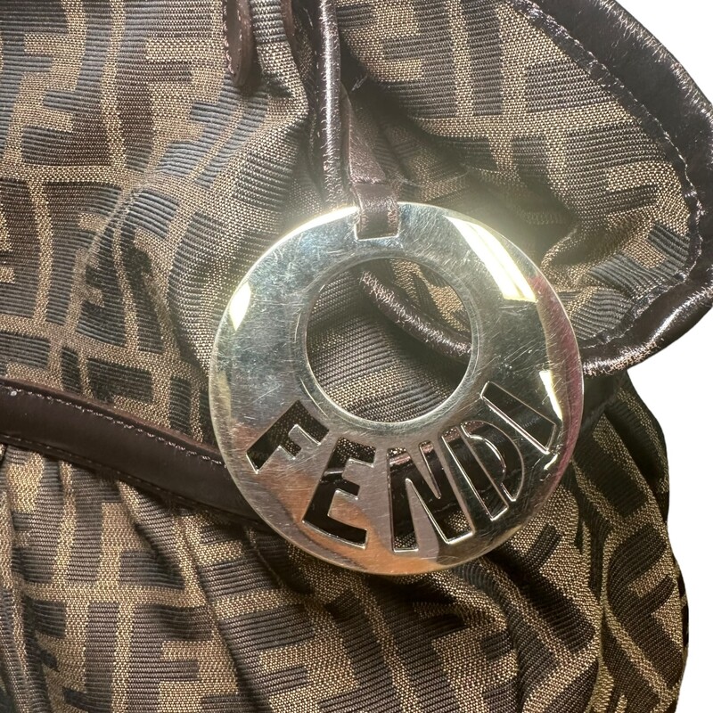 Fendi Zucca Chef Tote
Fendi Tote
From the 2009 Collection
Brown Canvas
Printed
Zucca FF Logo
Gold-Tone Hardware
Dual Shoulder Straps
Leather & Pleated Accents
Logo Jacquard Lining & Single Interior Pocket
Dimensions: Shoulder Strap Drop: 9
Height: 12.5
Width: 17.25
Depth: 4.75
Zip Closure at Top