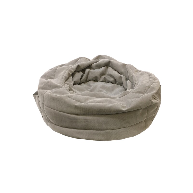 Beanbag Chair (Grey), Gear

Located at Pipsqueak Resale Boutique inside the Vancouver Mall or online at:

#resalerocks #pipsqueakresale #vancouverwa #portland #reusereducerecycle #fashiononabudget #chooseused #consignment #savemoney #shoplocal #weship #keepusopen #shoplocalonline #resale #resaleboutique #mommyandme #minime #fashion #reseller

All items are photographed prior to being steamed. Cross posted, items are located at #PipsqueakResaleBoutique, payments accepted: cash, paypal & credit cards. Any flaws will be described in the comments. More pictures available with link above. Local pick up available at the #VancouverMall, tax will be added (not included in price), shipping available (not included in price, *Clothing, shoes, books & DVDs for $6.99; please contact regarding shipment of toys or other larger items), item can be placed on hold with communication, message with any questions. Join Pipsqueak Resale - Online to see all the new items! Follow us on IG @pipsqueakresale & Thanks for looking! Due to the nature of consignment, any known flaws will be described; ALL SHIPPED SALES ARE FINAL. All items are currently located inside Pipsqueak Resale Boutique as a store front items purchased on location before items are prepared for shipment will be refunded.