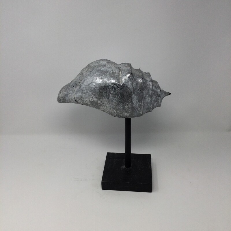Seashell On Stand, Silver/Black, Size: 12