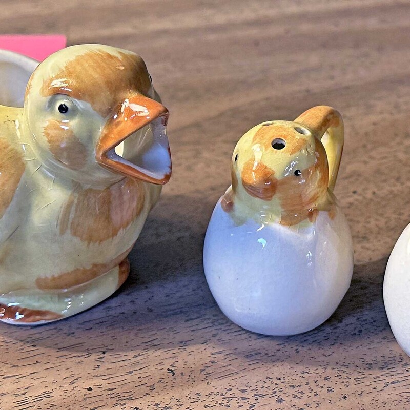3 Piece Chick Salt & Pepper Set
With Creamer

Made In Japan