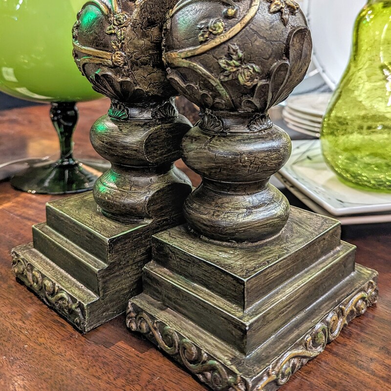 Set of 2 Ornate Floral Ball Bookends
Green Brown Gold
Size: 5.5 x 4 x 8H