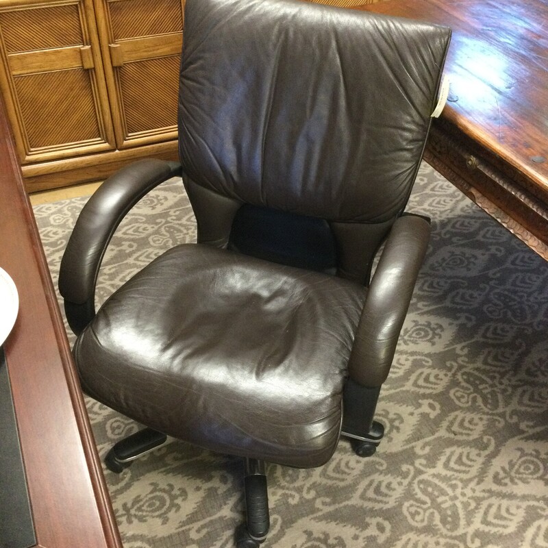 Swivel Office Chair, None, Size: A2920

26H X 28W X 21D


FOR IN-STORE OR PHONE PURCHASE ONLY
LOCAL DELIVERY AVAILABLE $50 MINIMUM