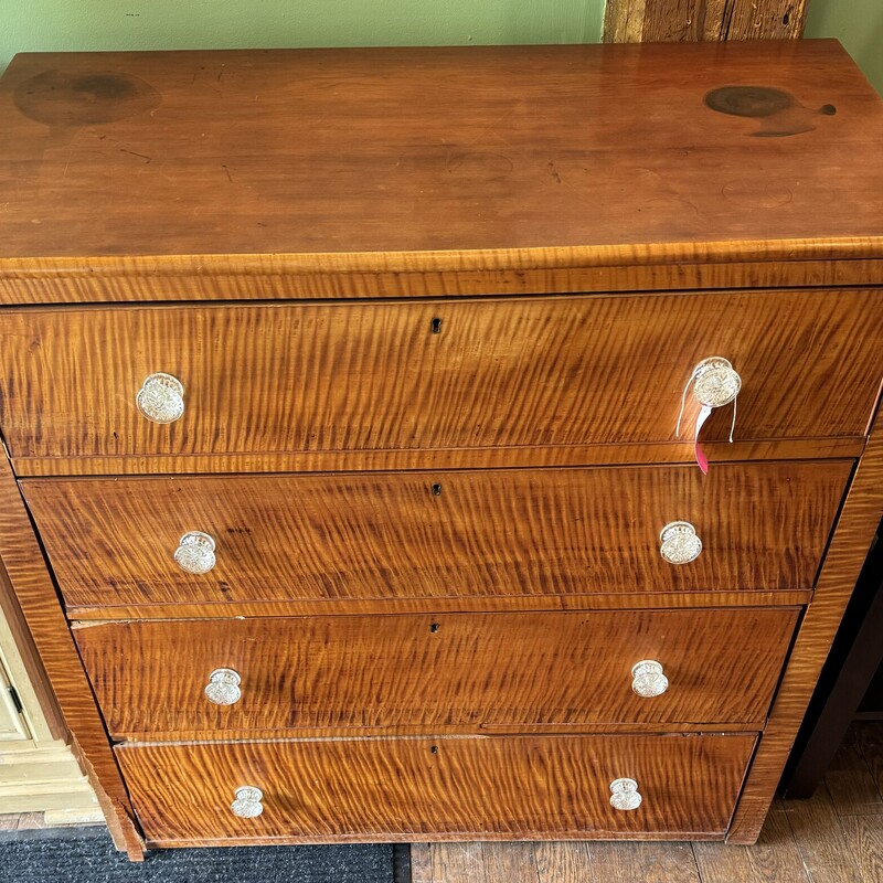 Vintage Dresser
4 Drawers with Glass Knobs
41 Inches Wide, 21 Inches Deep, 41 Inches High