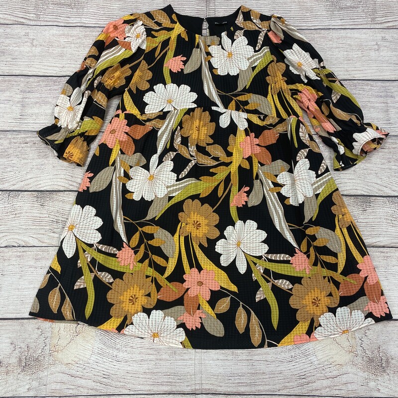 floral print black 3/4 sleeves dress gathers at the waist. size large