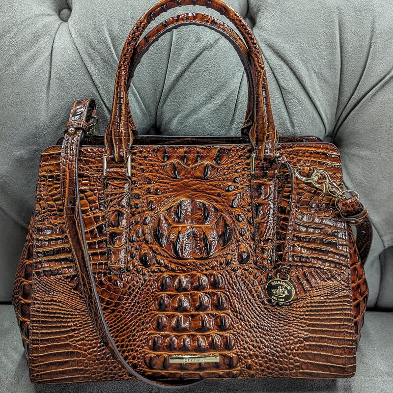 Brahmin Small Finley Pecan Melbourne Satchel
Brown
Size: 14 x 5.5 x 10H