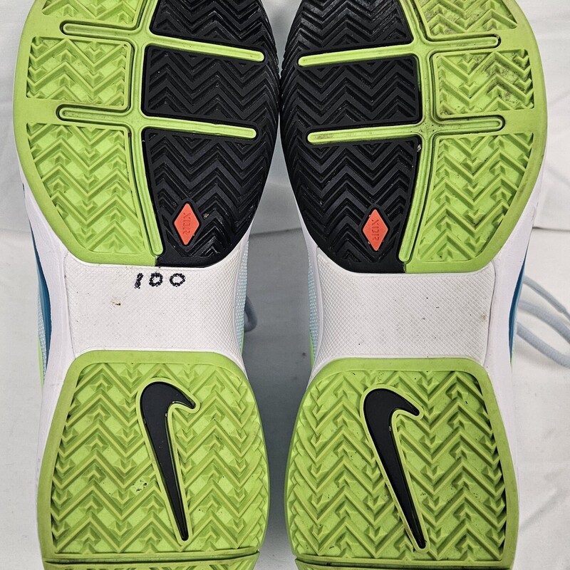 Nike Vapor 9.5 Tour Tennis Shoes, Womens Size: 9, In Excellent Shape!