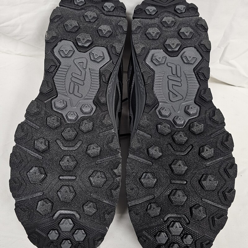 Like New Fila All Terrain Hiking Shoes, Size: Mens 11(runs small)