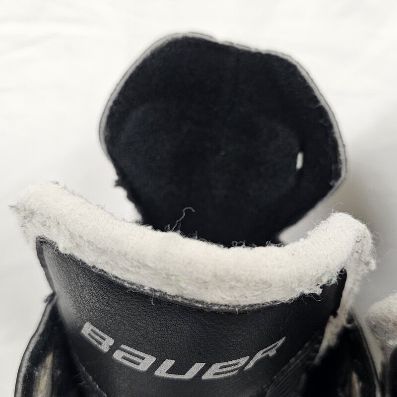 Bauer Supreme One20 Junior Hockey Skates, Skate size: 4, Shoe size 5