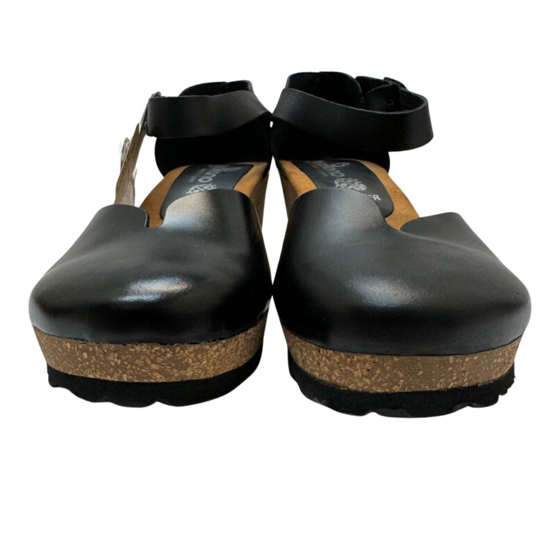 New Yokono Leather Wedge Shoe<br />
Made In Spain<br />
Black<br />
Size: 8.5