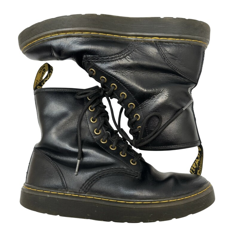 Dr Martens Zavala Boots
Lace Up Leather
Color: Black
Size: 8