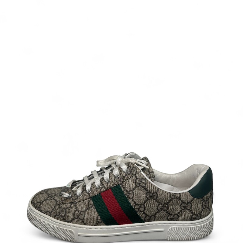 Gucci Ace Web, Beige, Size: 37.5

Gucci's distinctive green and red Web stripe completes the style. Lace-up closure Low heel

Dimensions:  1.2 height