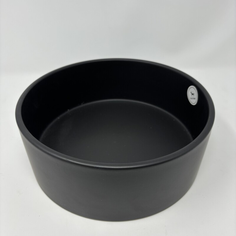 Dog Bowl
Black
Size: 9 In