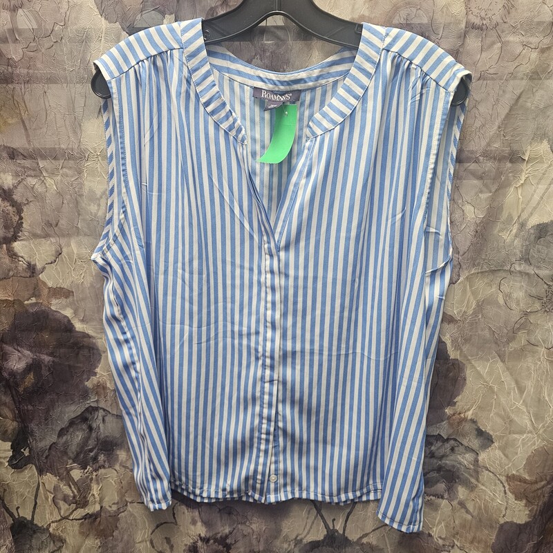 Sleeveless blouse in blue and white button up