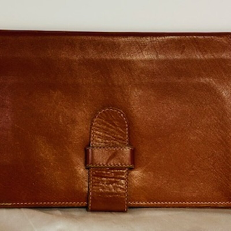Leather Checkbook Holder
Brown
Size: 4.5 x 9H