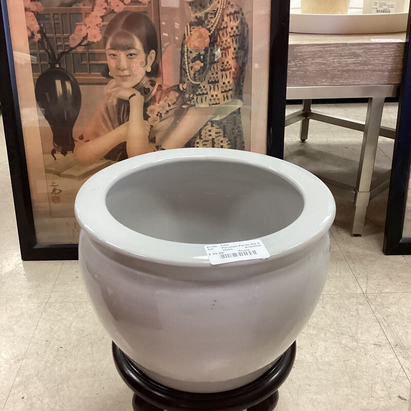 Porcelain Pot On Blk Stan, White, Round
12 in rd x 14in t