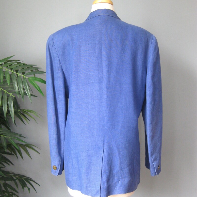 Vtg J Petrman Linen, Blue, Size: Large<br />
Wardrobe Staple Alert!  A perfect blazer is a must have piece.  You'll will get tons of wear out of this periwinkle blue linen blazer from the 1990s by the fave J Peterman Company.<br />
The color appears is a periwinkle blue, the images capture it pretty accurately.<br />
<br />
The single button jacket has pockets, is fully lined and has shoulder pads for shape and support.<br />
It also has a single vent in the back.<br />
<br />
Excellent vintage condition.<br />
<br />
Marked size 12 Here are the flat measurements:<br />
Shoulder to shoulder: 17.5<br />
Armpit to Armpit: 22.5<br />
Waist area: 20.25<br />
Overall length: 29.25<br />
Underarm sleeve seam: 16.5<br />
<br />
Thanks for Looking!<br />
#72854