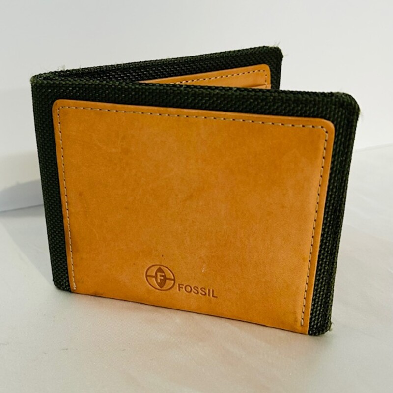 Fossil Mens Leather & Canvas Fold Wallet
Tan Green
Size: 4.5 x 3.5H