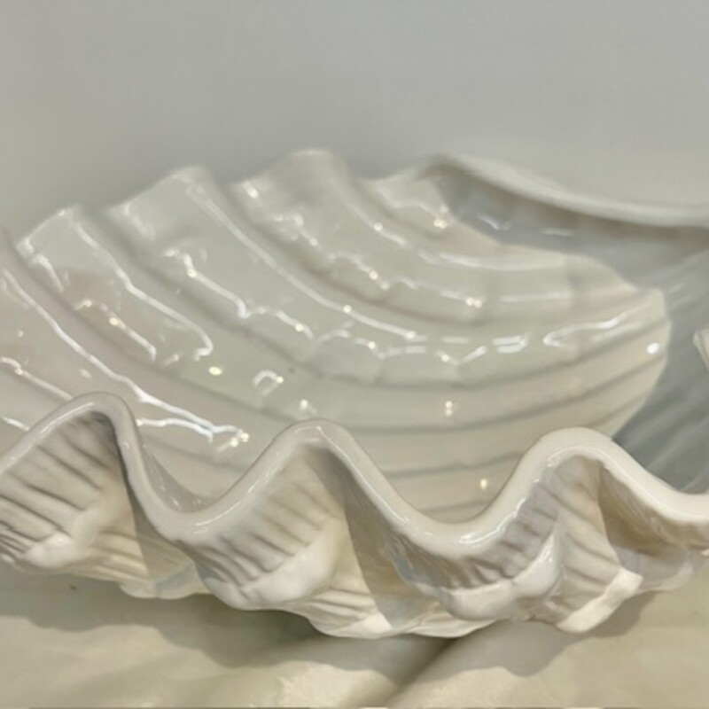 Williams Sonoma Seashell Bowl
White
Size: 14x5H